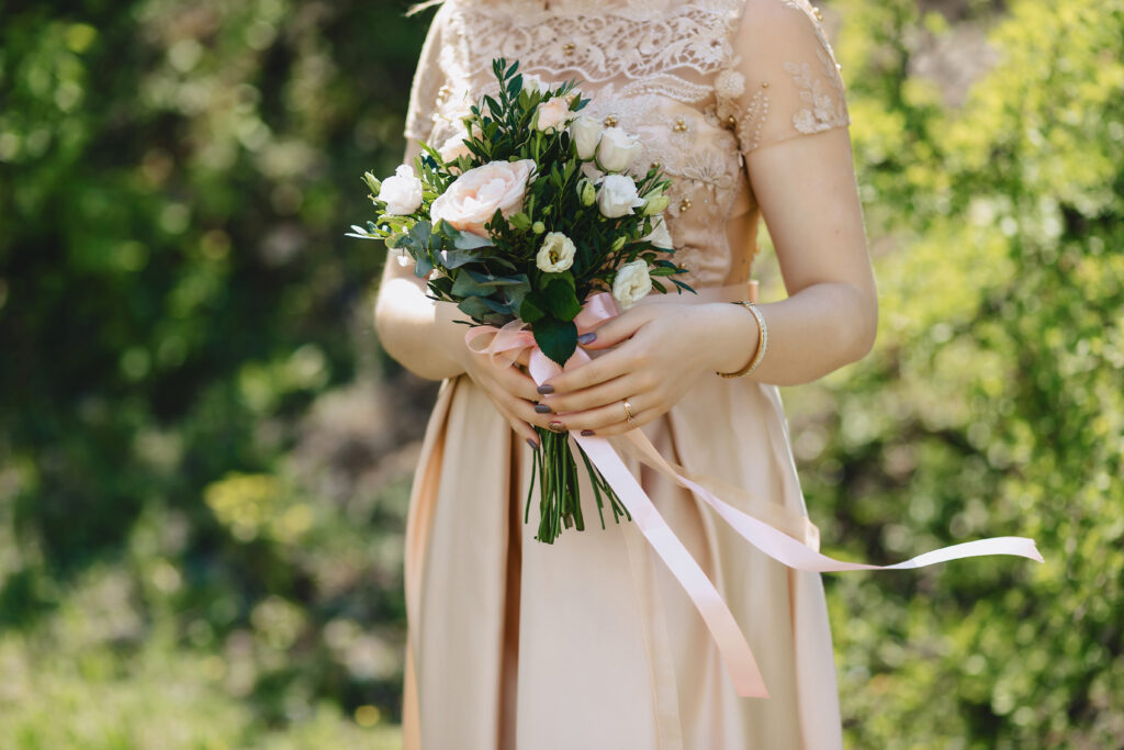 Photographe de mariage en action – Immortaliser les instants précieux du jour J avec un professionnel.