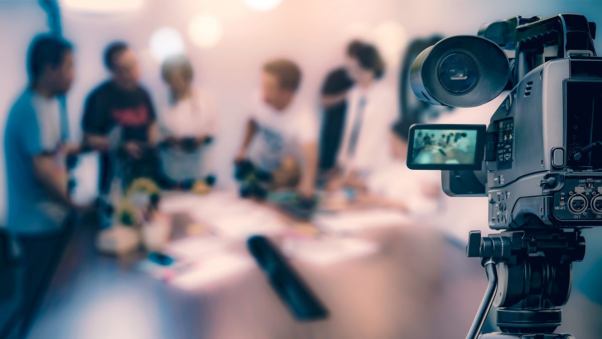 Pourquoi investir dans la vidéo pour son entreprise ? Un outil essentiel pour capter l’attention et booster sa visibilité.